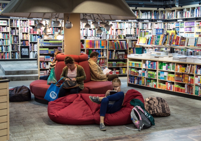 boutique-TRIGANCE-min_books_bookstore_book_reader_readers_reading_shop_sale_books-849006